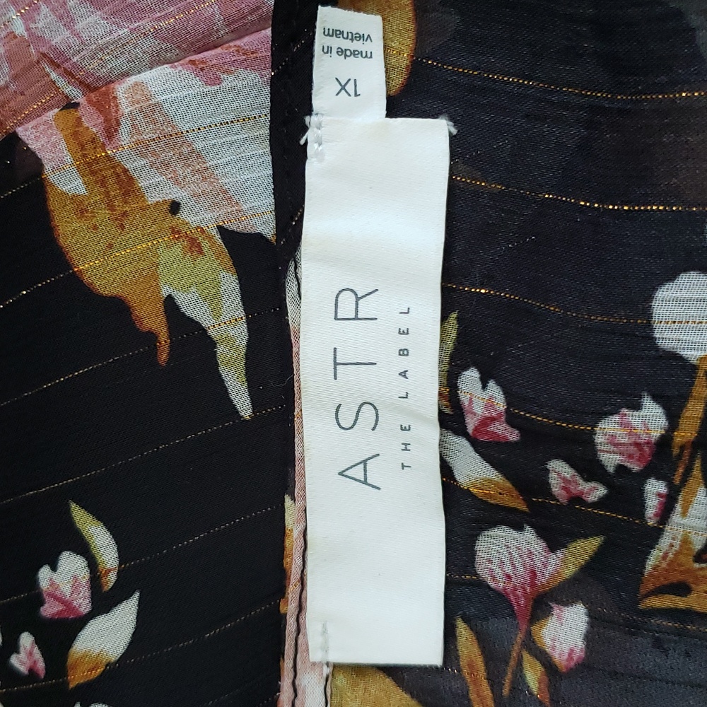 ASTR Floral Print Dress Size 1X - Picture 10 of 10